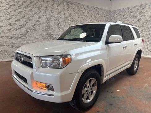 Used 2010 Toyota 4Runner SR5 AWD/4WD image 3