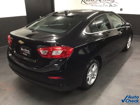 Used 2017 Chevrolet Cruze LT image 11