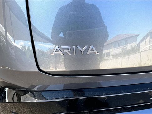 Used 2024 Nissan Ariya AWD image 9