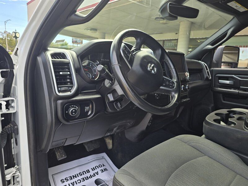 Used 2024 RAM 3500 Big Horn AWD/4WD image 9