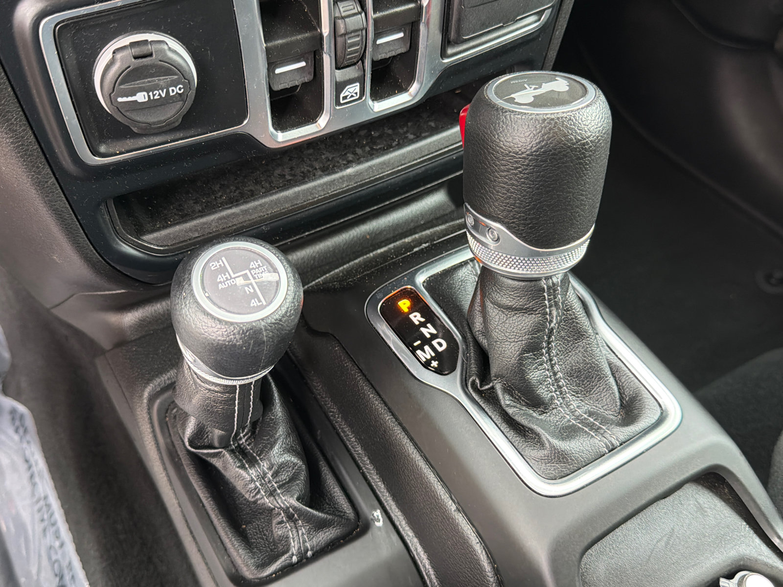 Used 2024 Jeep Wrangler Unlimited Sahara AWD/4WD image 30