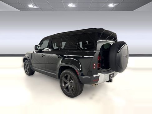 Used 2025 Land Rover Defender 110 S AWD/4WD image 3