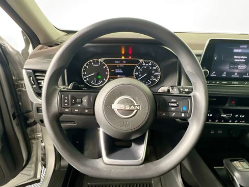 Used 2023 Nissan Rogue SV FWD image 17