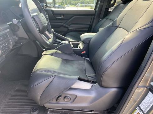Used 2024 Toyota Tacoma TRD Off-Road w/ TRD Off Road Upgrade Package AWD/4WD image 12