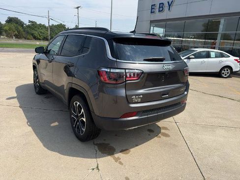 Used 2023 Jeep Compass Limited AWD/4WD image 3