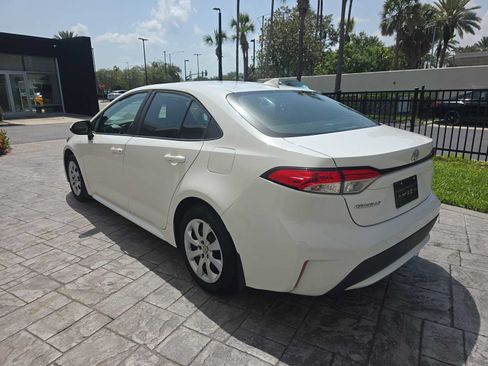 Used 2022 Toyota Corolla LE FWD image 8