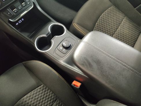 Used 2020 GMC Terrain SLE FWD image 26