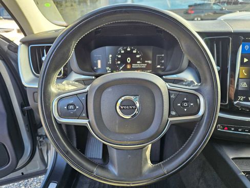 Used 2018 Volvo XC60 T5 Momentum w/ Convenience Package image 26