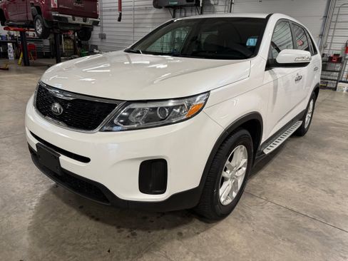 Used 2014 Kia Sorento LX image 36