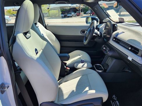 Used 2025 MINI Cooper 2-Door Hardtop image 16