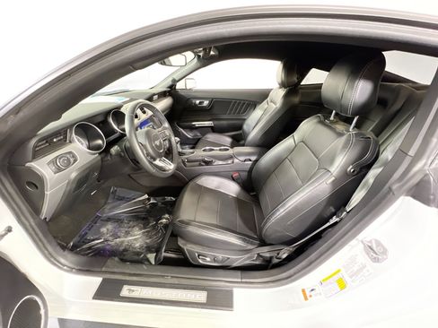 Used 2019 Ford Mustang GT Premium image 21