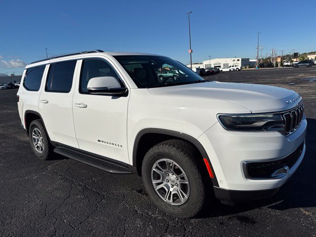 Used 2022 Jeep Wagoneer Series I AWD/4WD image 3