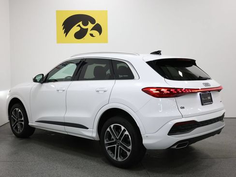 Used 2025 Audi Q5 Premium w/ Convenience Package AWD/4WD image 9