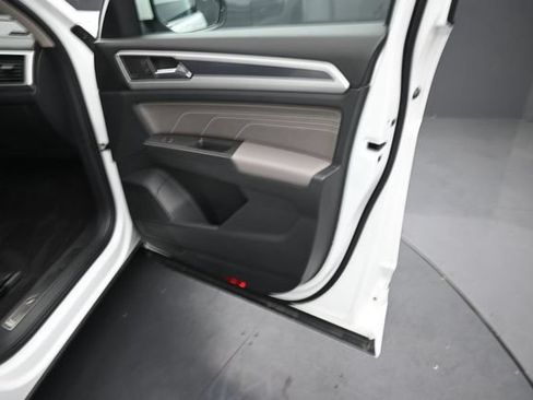 Used 2023 Volkswagen Atlas SEL Premium AWD/4WD image 33