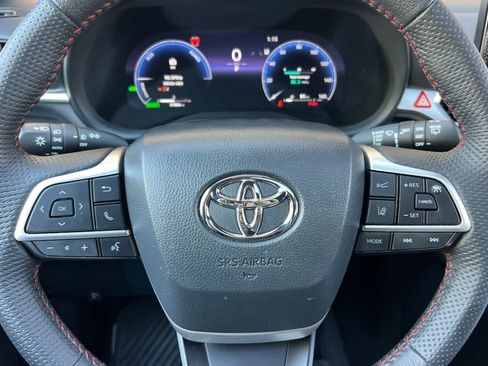 Certified 2025 Toyota Sienna XSE w/ XSE Premium Package AWD/4WD image 27