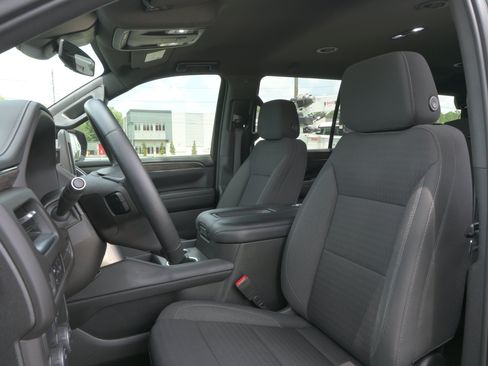Used 2023 Chevrolet Tahoe LS RWD image 9