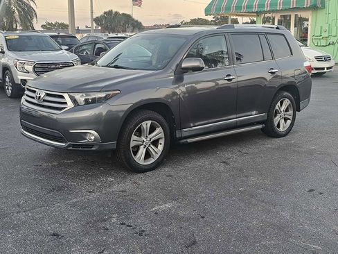 Used 2013 Toyota Highlander Limited image 1