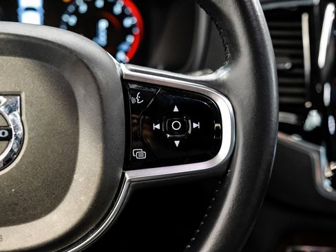 Used 2017 Volvo XC90 T6 Momentum w/ Vision Package image 21