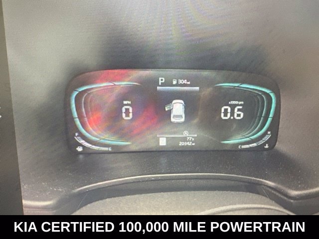 Certified 2025 Kia Soul LX w/ LX Technology Package FWD image 3