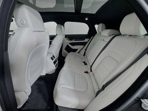 New 2025 Jaguar F-PACE R-Dynamic S image 20