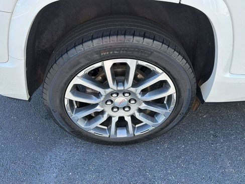 Used 2023 GMC Acadia Denali w/ Denali Technology Package FWD image 42
