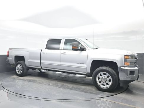 Used 2015 Chevrolet Silverado 2500 LT w/ LT Convenience Package AWD/4WD image 8
