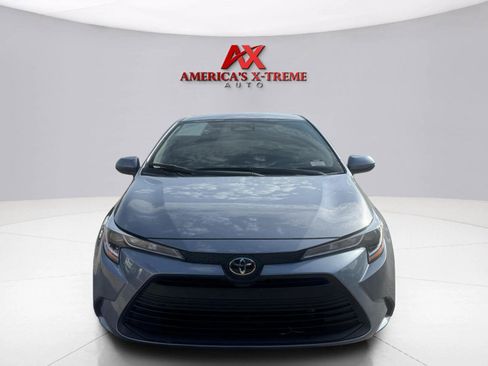 Used 2025 Toyota Corolla LE FWD image 9