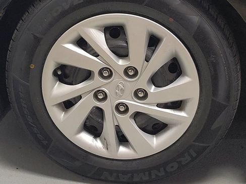 Used 2018 Hyundai Elantra SE FWD image 31
