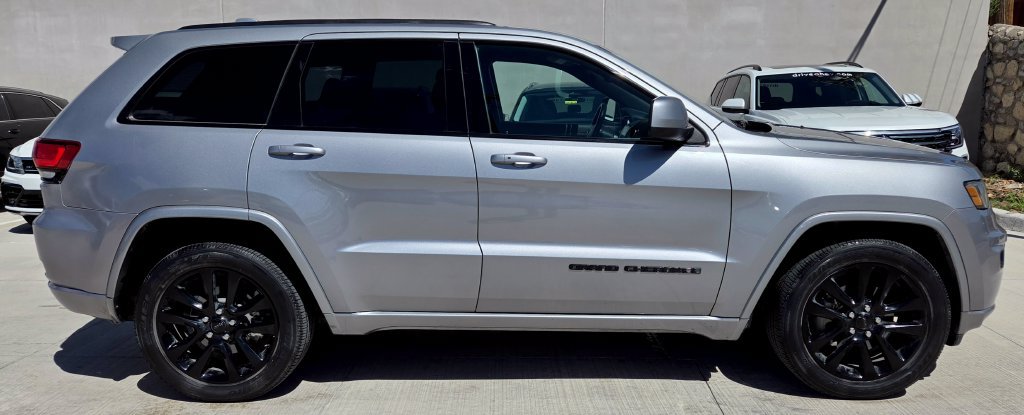 Used 2019 Jeep Grand Cherokee Altitude RWD image 5
