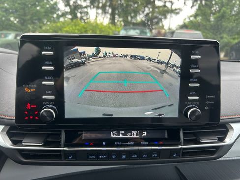 Used 2024 Toyota Sienna XSE AWD/4WD image 18