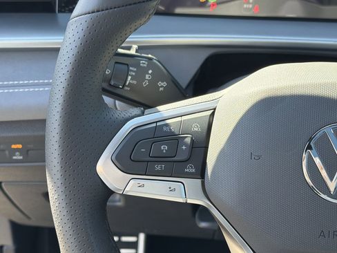 New 2026 Volkswagen Tiguan SE R-Line FWD image 27