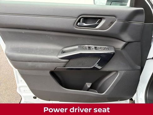 New 2025 Nissan Pathfinder SV w/ Black Appearance Package image 12