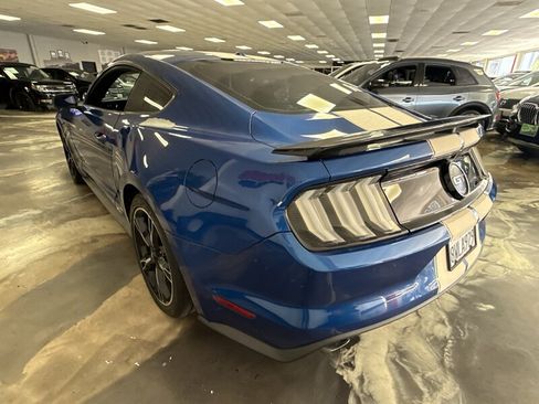 Used 2017 Ford Mustang GT Premium w/ Equipment Group 401A RWD image 5