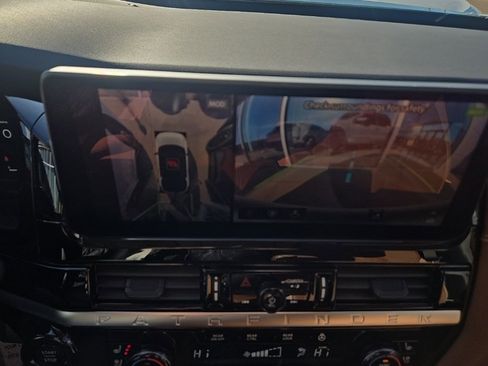 New 2026 Nissan Pathfinder Platinum image 19