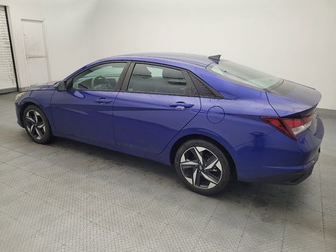 Used 2023 Hyundai Elantra SEL w/ Convenience Package FWD image 3