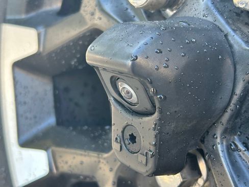 Used 2024 Jeep Wrangler Unlimited Rubicon 4xe AWD/4WD image 38