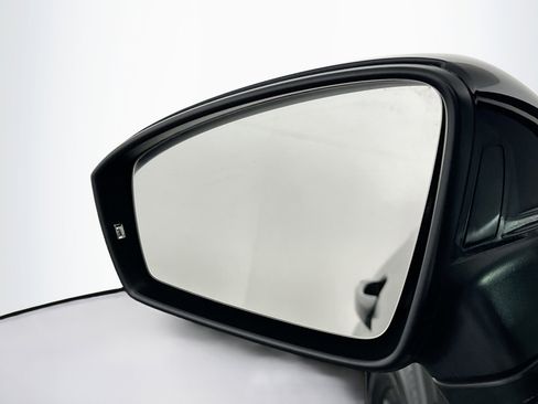 Used 2024 Volkswagen Tiguan SE image 16