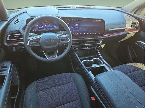 Used 2024 Chevrolet Traverse Z71 image 9