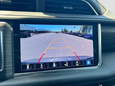 Used 2021 GMC Yukon Denali w/ Denali Ultimate Package AWD/4WD image 14