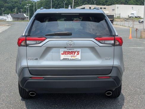 Used 2024 Toyota RAV4 XLE FWD image 7