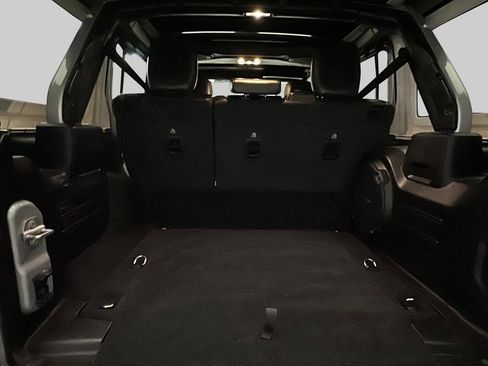 Used 2023 Jeep Wrangler Unlimited Sahara image 16