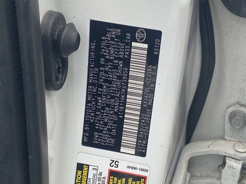 Certified 2019 Toyota Camry SE image 8