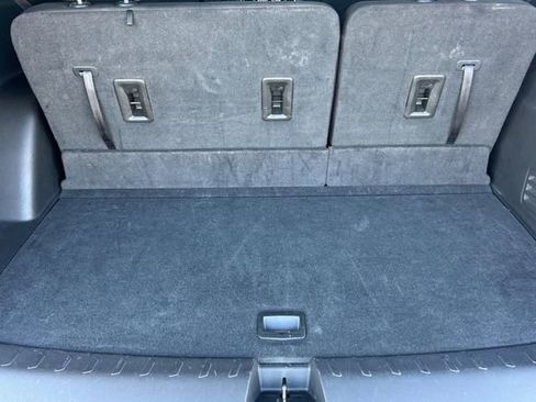 Used 2023 Chevrolet Traverse LT image 18