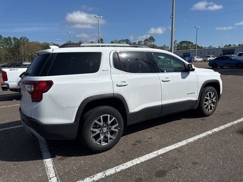 Used 2023 GMC Acadia SLT image 3
