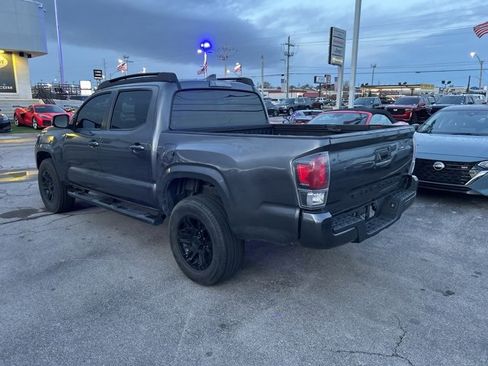 Used 2018 Toyota Tacoma SR w/ SR Convenience Package image 5