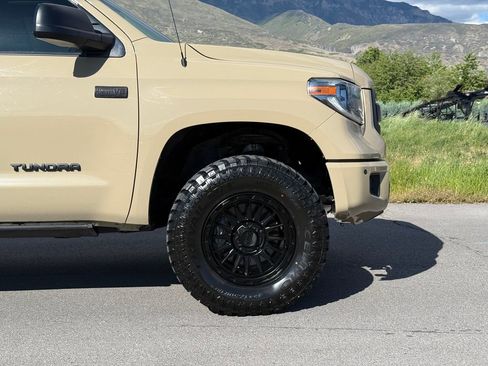 Used 2018 Toyota Tundra Limited w/ Limited Premium Package AWD/4WD image 3