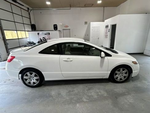 Used 2008 Honda Civic LX image 2