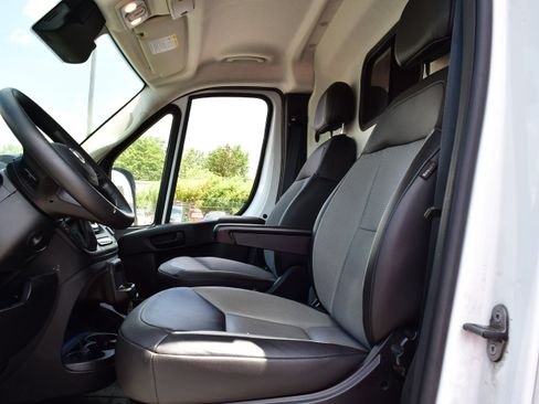 Used 2025 RAM ProMaster 2500 w/ Convenience Group FWD image 9