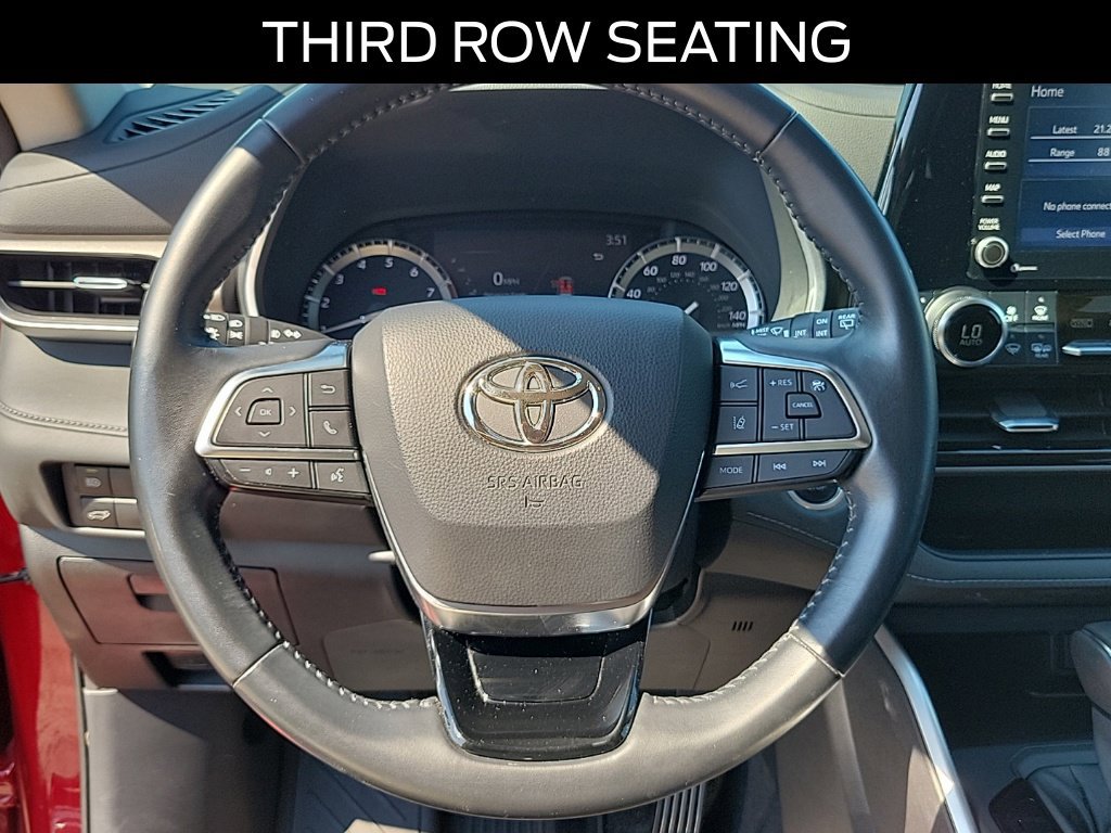 Used 2021 Toyota Highlander XLE AWD/4WD image 23