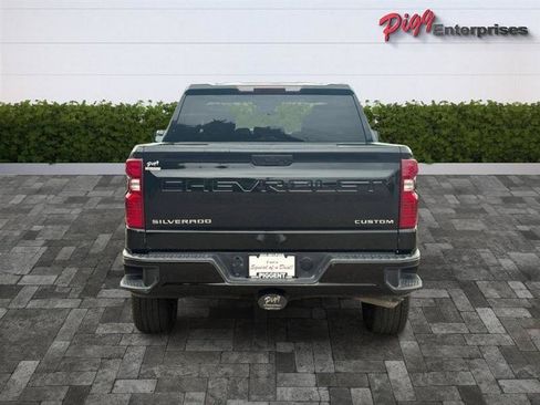 Used 2025 Chevrolet Silverado 1500 Custom RWD image 9